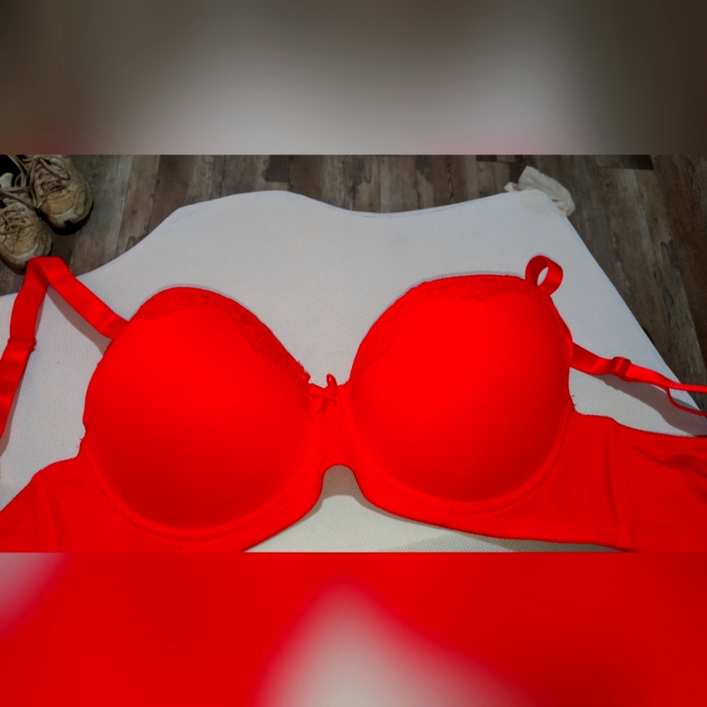 38 D Red Lace T-shirt Bra